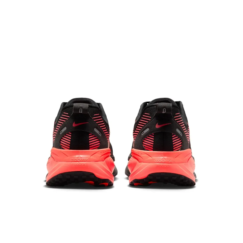 Nike Vomero 18 Black/University Red/Anthracite/Bright Crimson (HM6803-019)
