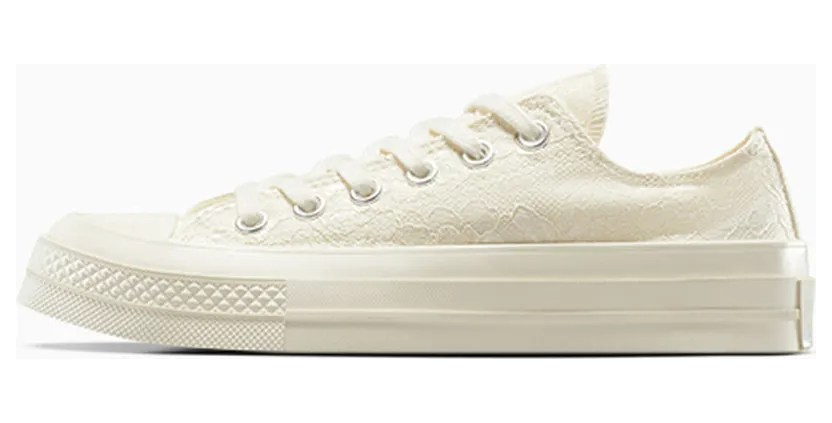 converse-chuck-taylor-all-star A13666C