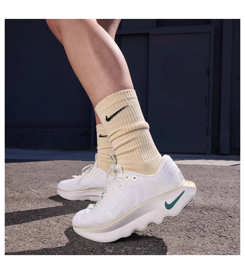 nike-motiva DV1238-102