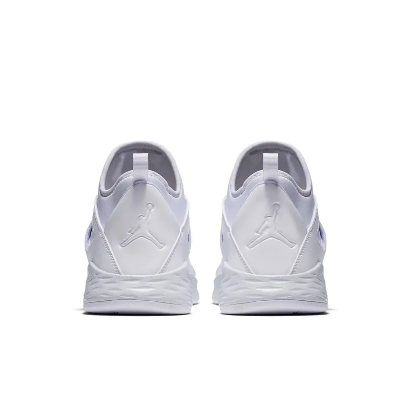 Jordan Formula 23 White Pure Platinum (881465-120)