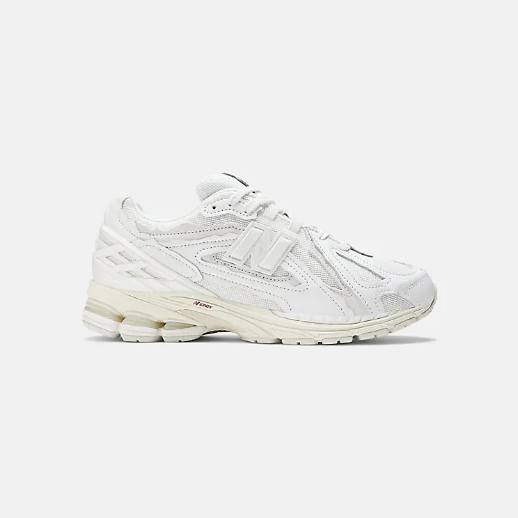 New Balance 1906D “Protection Pack” White: volledig wit dragen zonder dat het steriel wordt