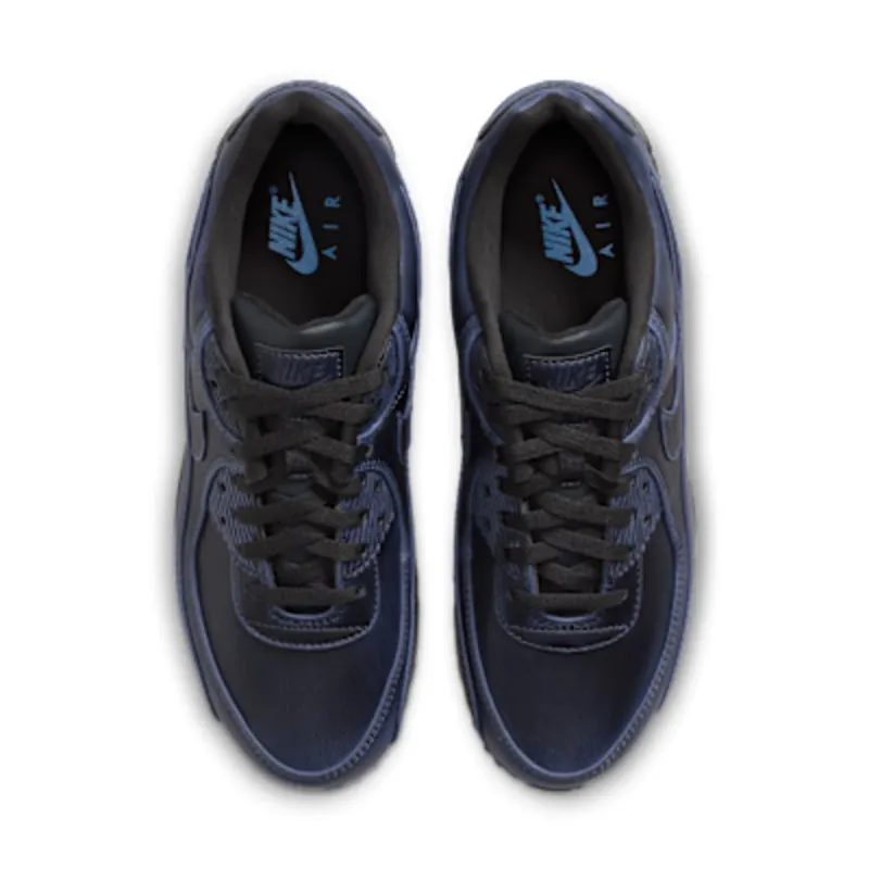 De Nike Air Max 90 University Blue is donkerder dan z’n naam (IQ7130-002) (4)