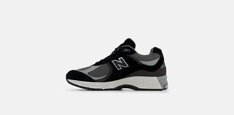 New Balance 2002R “Black/Grey” (U2002RC)
