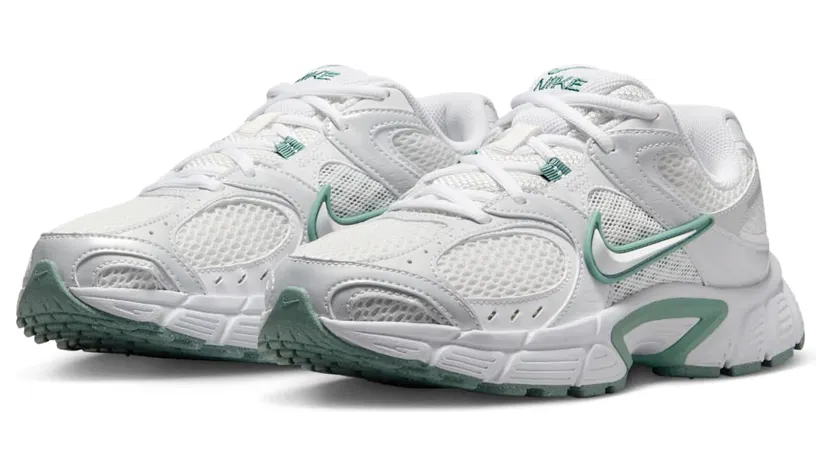 nike-v5-rnr HQ7901-106