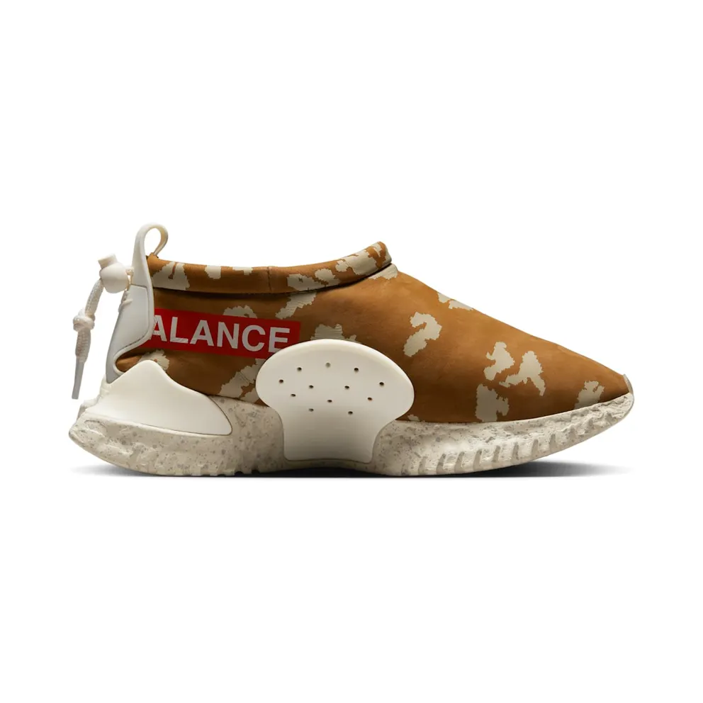 Nike Moc Flow SP “Undercover – Ale Brown” (DV5593-200)