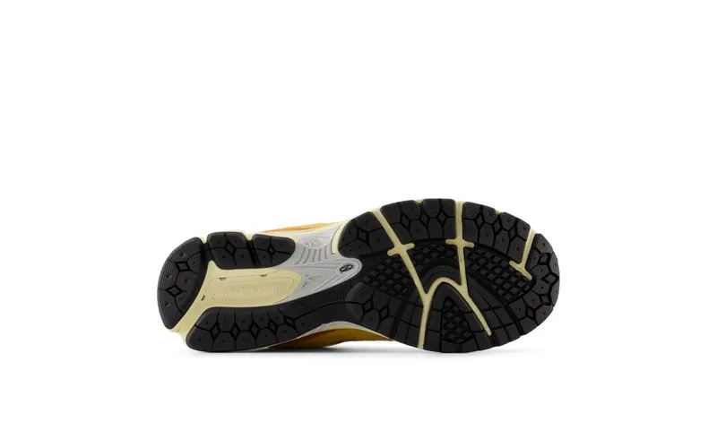 New Balance 2002R Dried Apricot (U2002RPB)