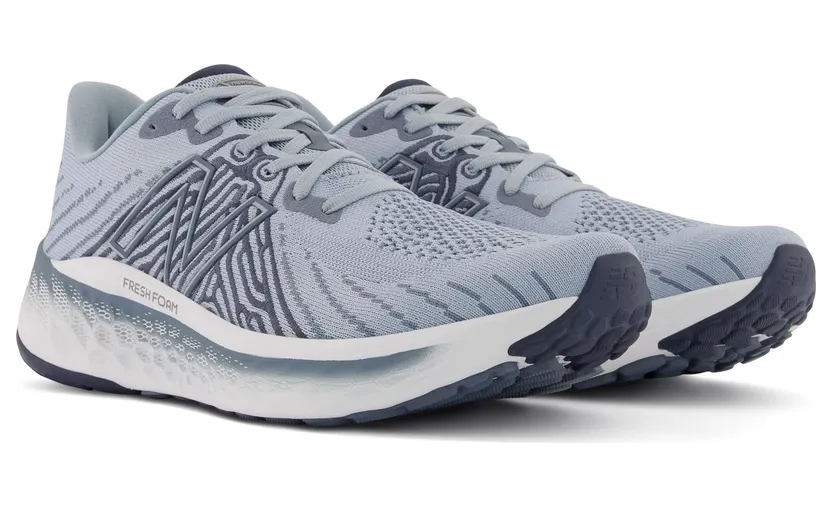 new-balance-sneaker MVNGOGG5