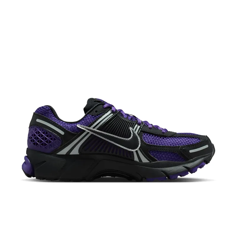 Nike Vomero Black / Court Purple / Hyper Grape (FJ2028-004)