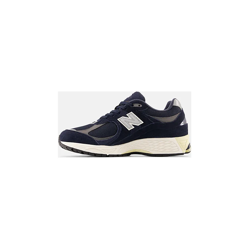 New Balance 2002R “Eclipse” (M2002RCA)