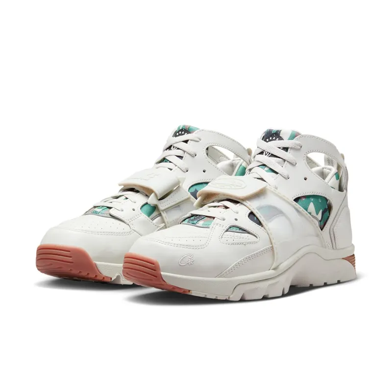 Nike Trainer Huarache “Corteiz – Light Bone” (FQ8793-002)