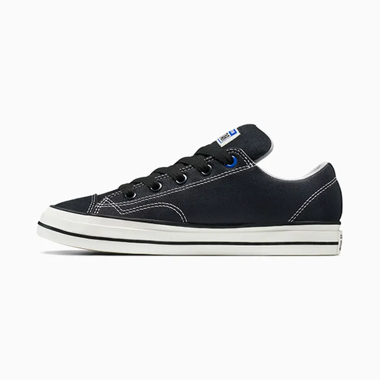 converse-sneaker A13876C