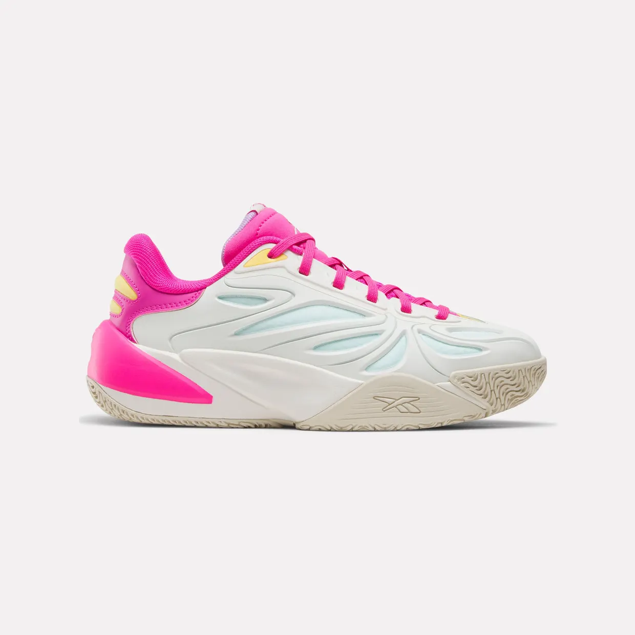 reebok-angel-reese-1 100285410