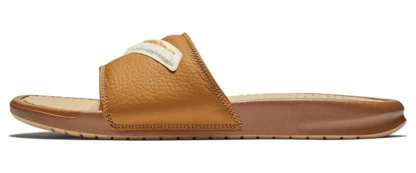 nike-benassi AO2805-200