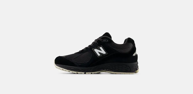 New Balance 2002R “Black/Oat” (U2002RL)