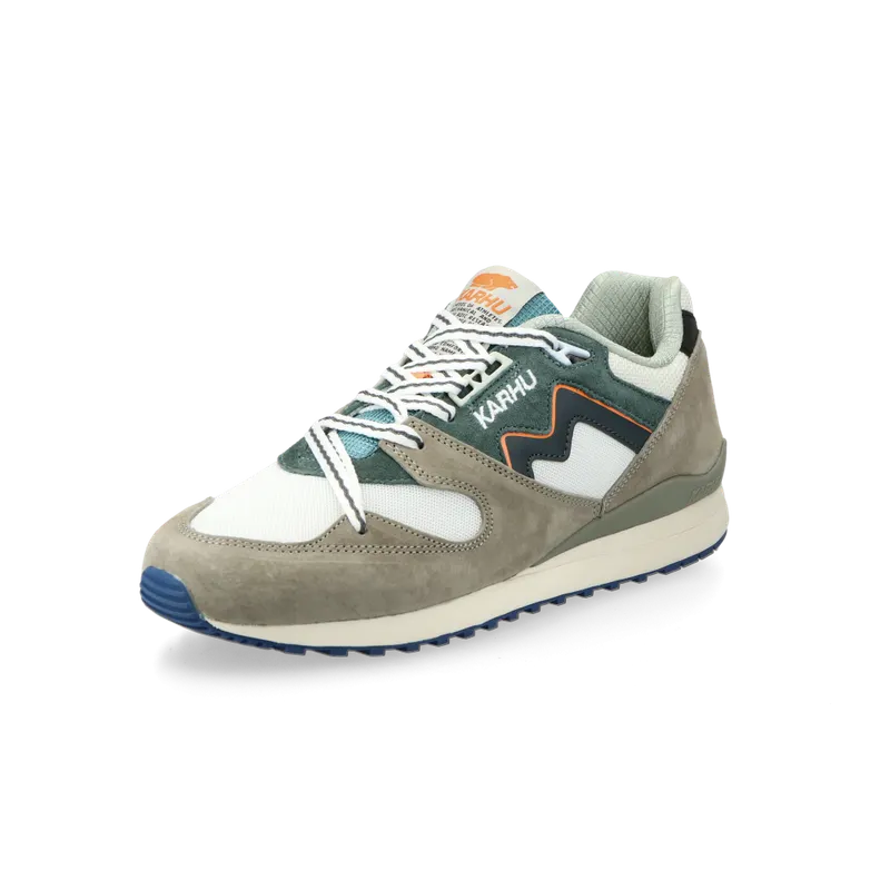 Karhu Synchron Classic (abbey stone / turbulence) – F802675