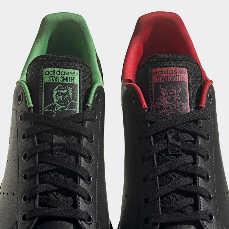 adidas Marvel Stan Smith Core Black / Silver Metallic / Scarlet (GZ5993)