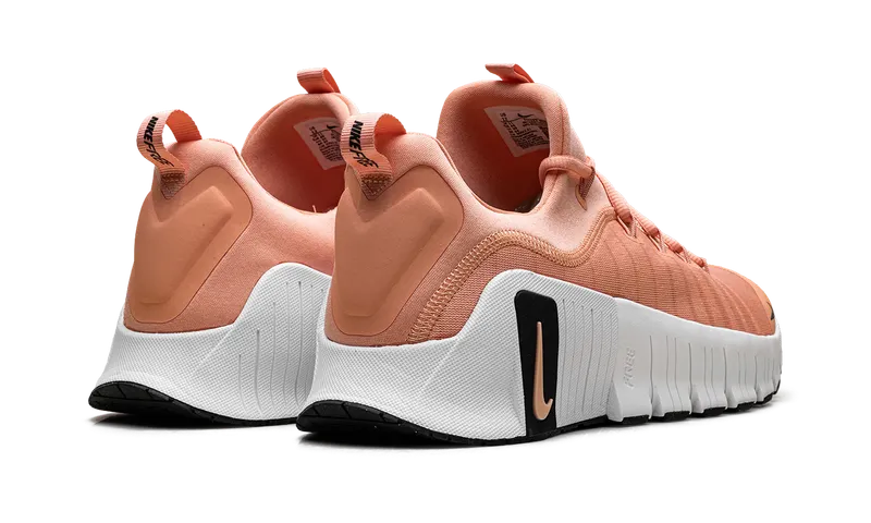 Nike Free Metcon 6 “Apricot Agate White Black” (FJ7127-800)