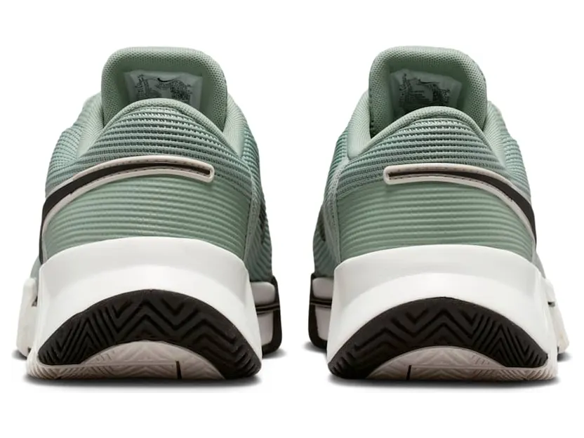 nikecourt IQ5180-005
