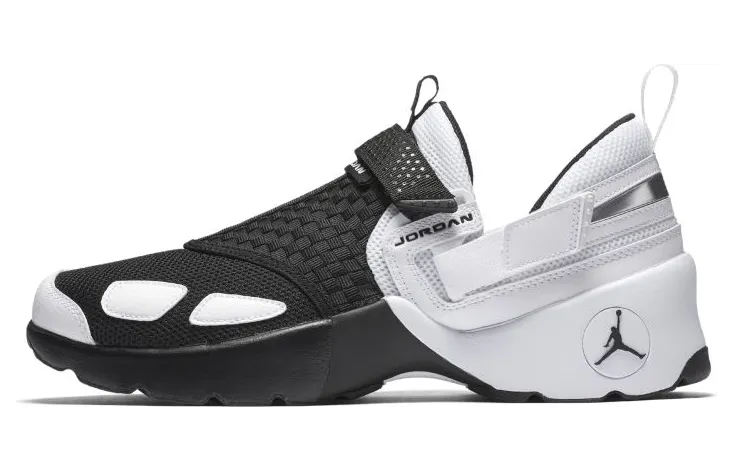 Jordan Trunner LX Black White