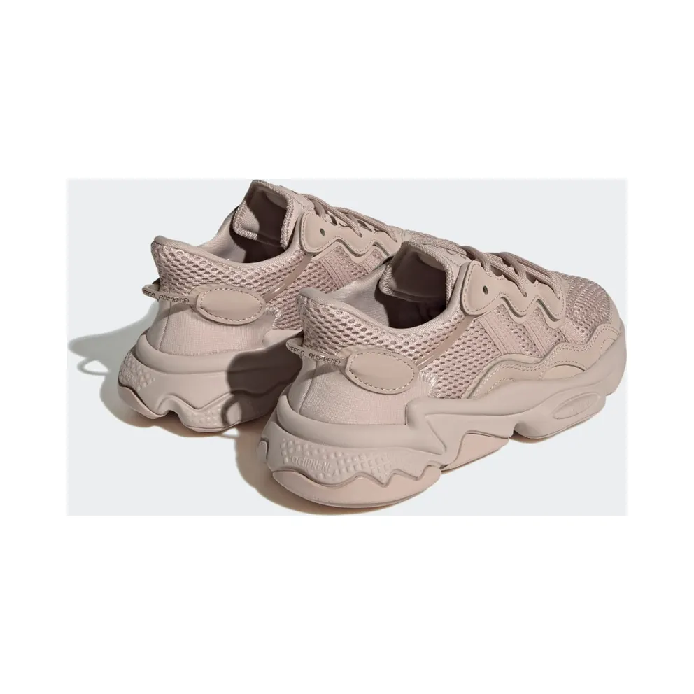 Adidas OZWEEGO Wonder Taupe / Wonder Taupe / Cloud White (HQ1621)