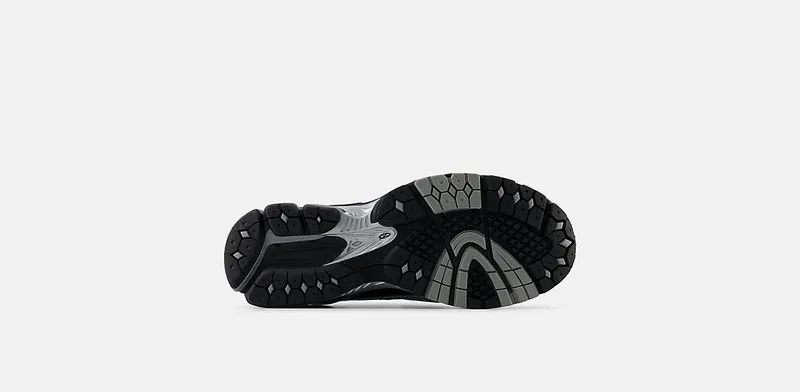 New Balance 1906L “Silver Metallic Black” (U1906LOC)