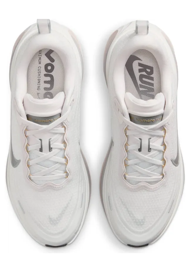 nike-vomero-plus IM5020-001