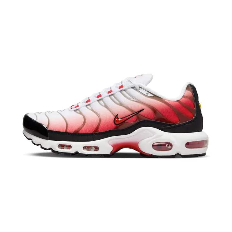 Nike Air Max Plus “White / Black / Metallic Silver / University Red” (HM9611-100)