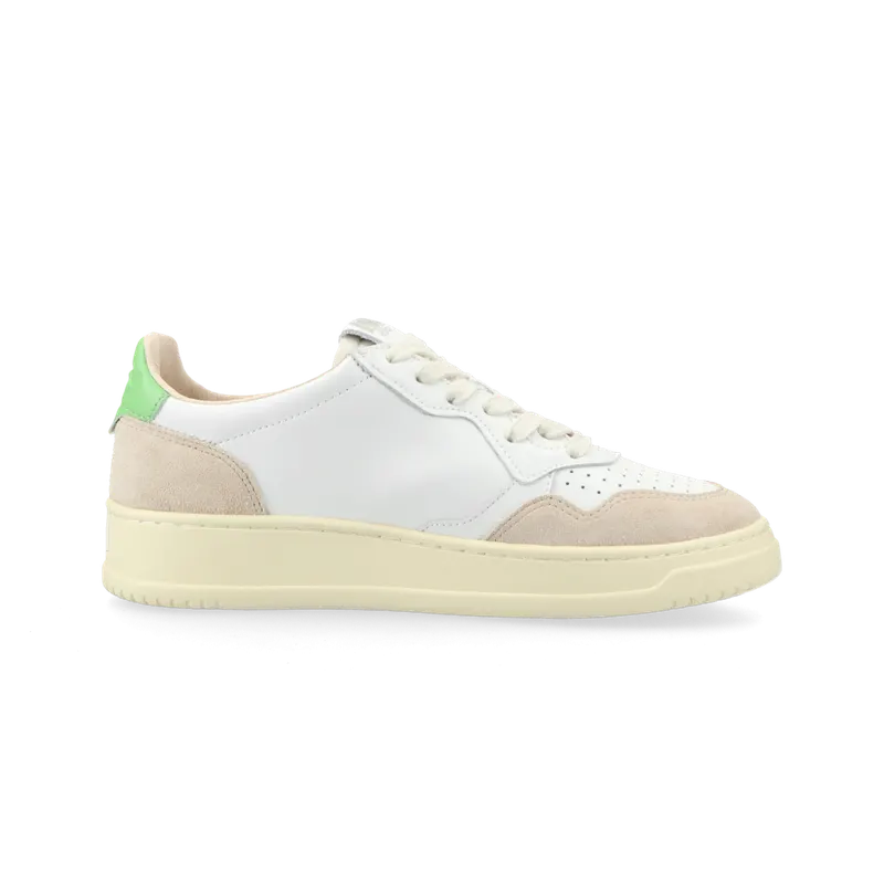 Autry Medalist Low W (leat / suede white / bud green) – AULWLS65