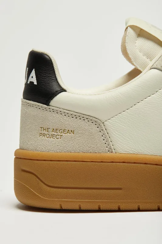 Veja V-82 O. T. Leather Low-Top with Sustainable Sole Yellow Cream (VE3320942)