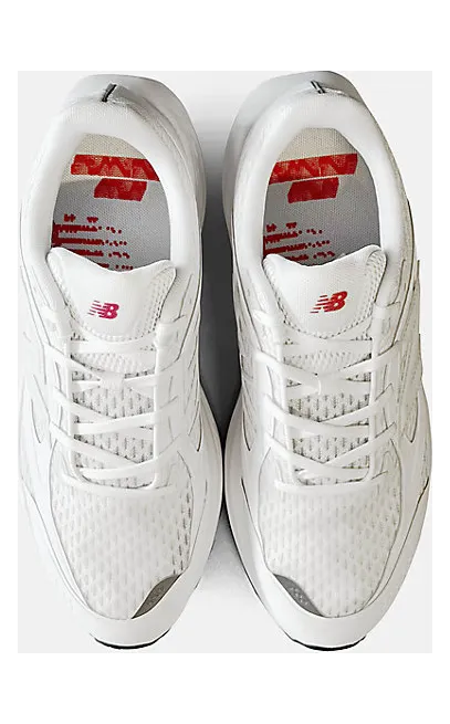 new-balance-sneaker UTRNWE