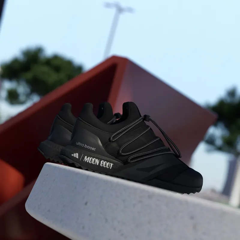 Adidas ADIDAS X MOON BOOT ULTRABOOST 1.0 Core Black / Black Reflective / Semi Lucid Red (JP7685)