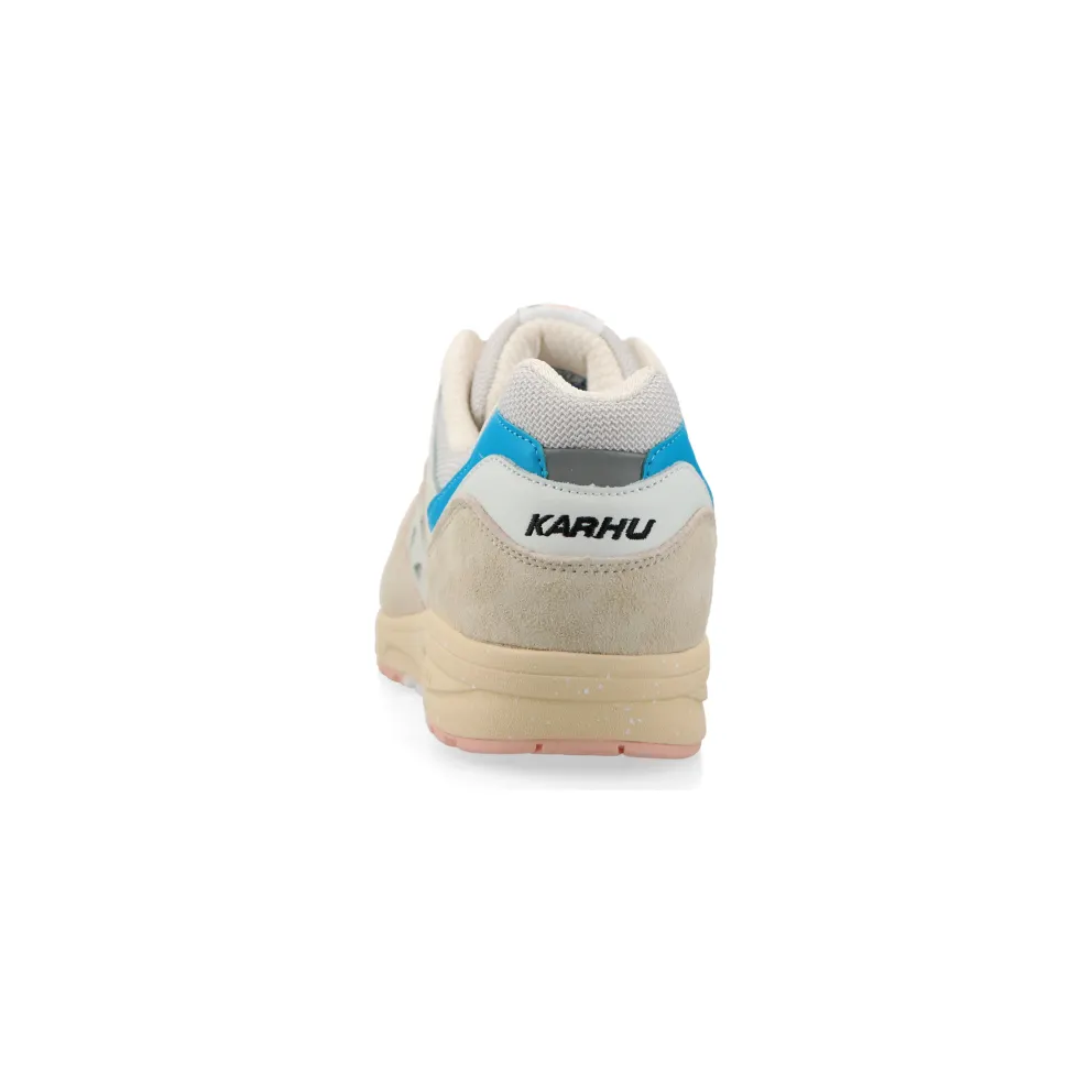 Karhu Legacy 96 (whitecap gray / silver lining) – F806068
