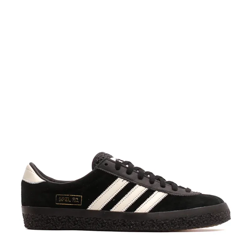 adidas Gazelle SPZL F.C. “Core Black”: zwart op zwart, met één gouden detail