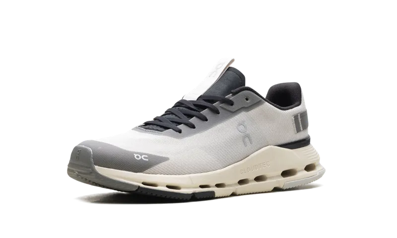 On Running Cloudnova Form 2 “Pearl Black” (3ME30152325)