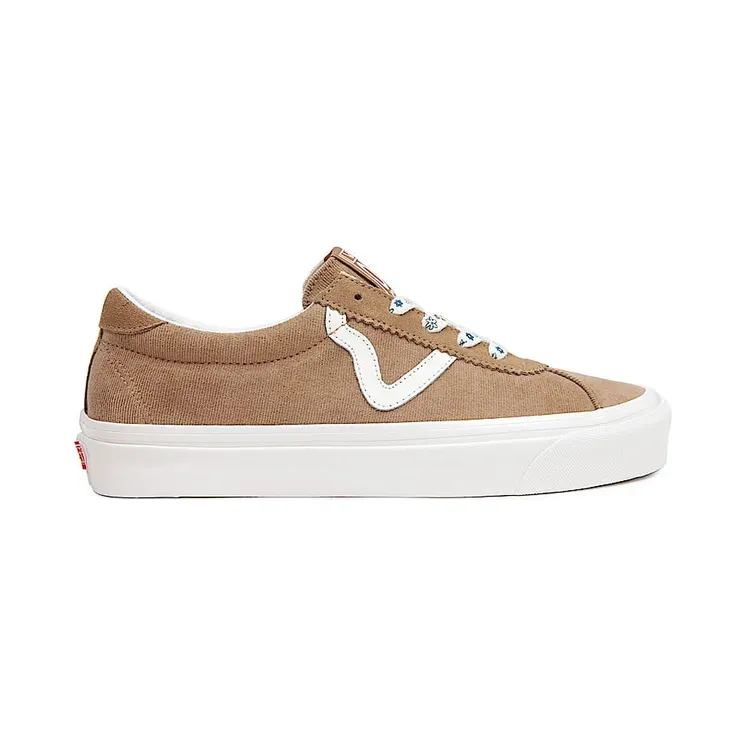 vans-style VN0A7Q5ABRO