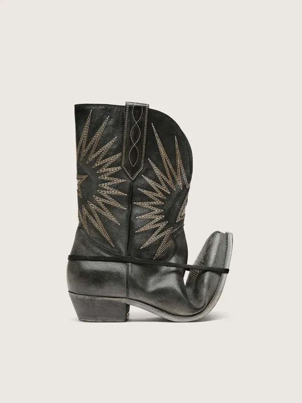 Golden Goose Low Wish Star Boots In Black Leather With Silver Star (GMF00136.F004885.90402)