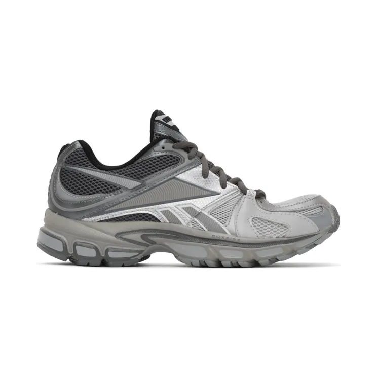 VETEMENTS Grey Reebok Edition Runner 200 Sneakers (UAH21SN934)