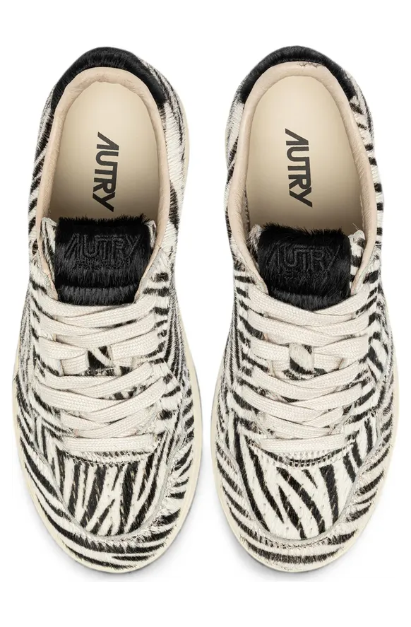 Autry Medalist Easeknit “White/Black” (AULW JA03) (3)