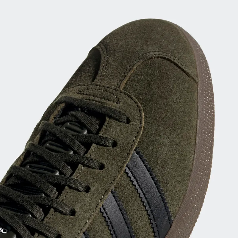 adidas Gazelle Night Cargo / Core Black / Gum5 (EE8947)