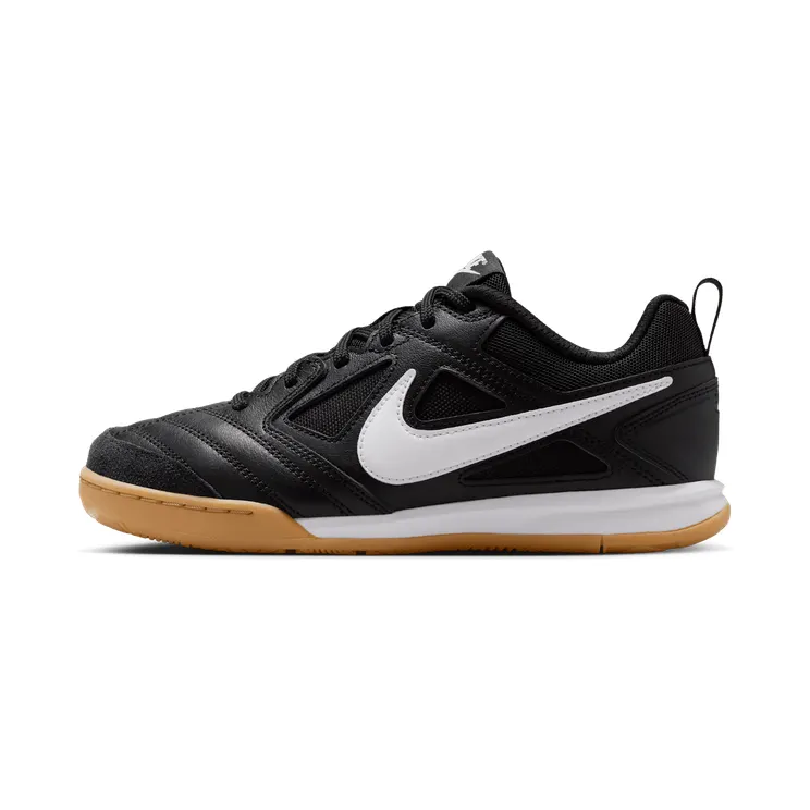 Nike Gato “Black Gum” (HV9596-001) — het straatvoetbal-monster is terug