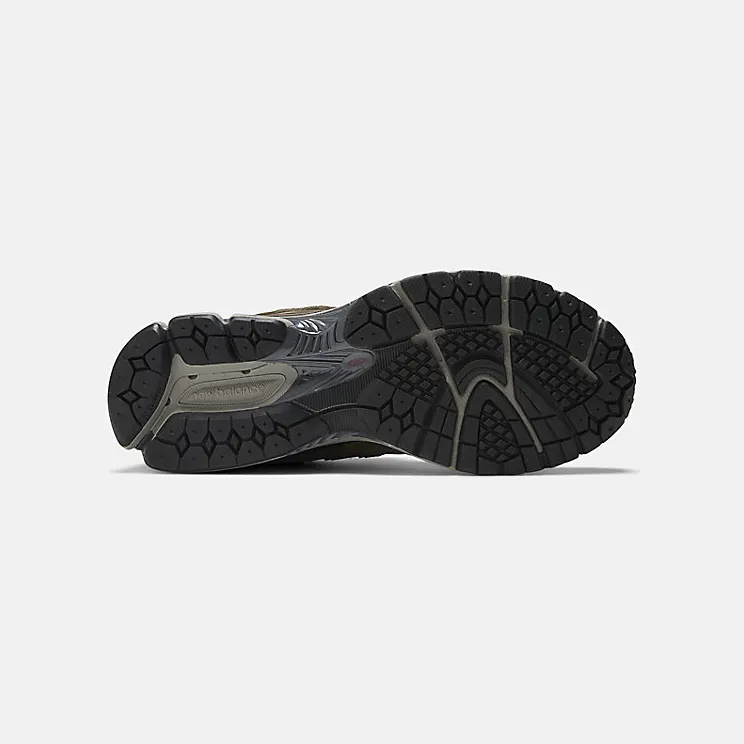 new-balance-2002r M2002RDN
