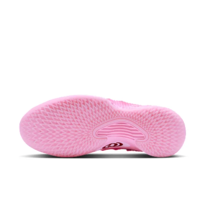 Nike Caitlin 1 “Midnight Fever”: een debuut dat de hele zaal wakker maakt (2)
