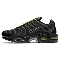 Nike Air Max Plus “Black / Metallic Silver / Opti Yellow” (DD7112-002)