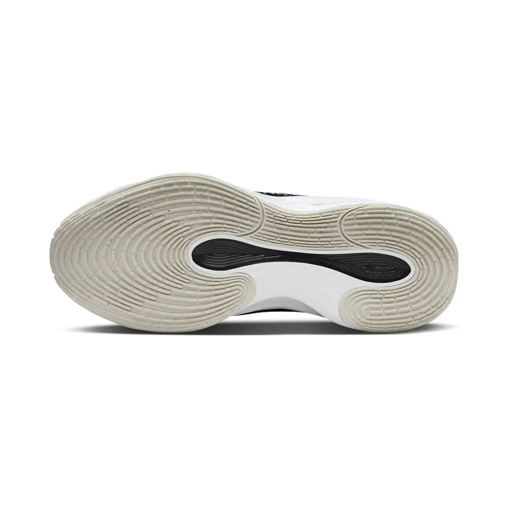 Nike GT Hustle Academy “White / Black / Light Bone” (FJ7791-100)