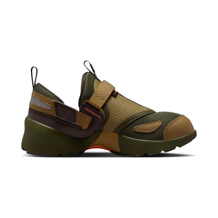 air-jordan-trunner IO4190-300