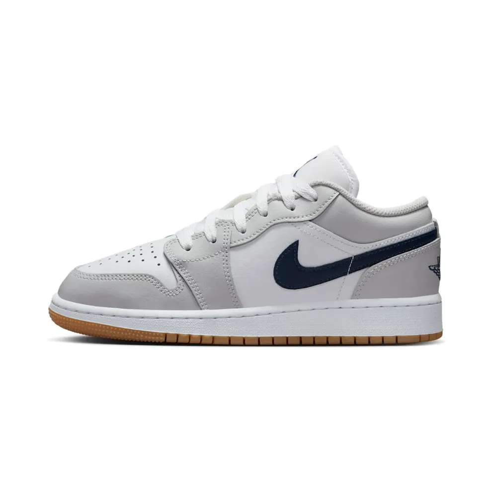 Jordan 1 Low GS “White Neutral Grey Gum Midnight Navy” (553560-146)