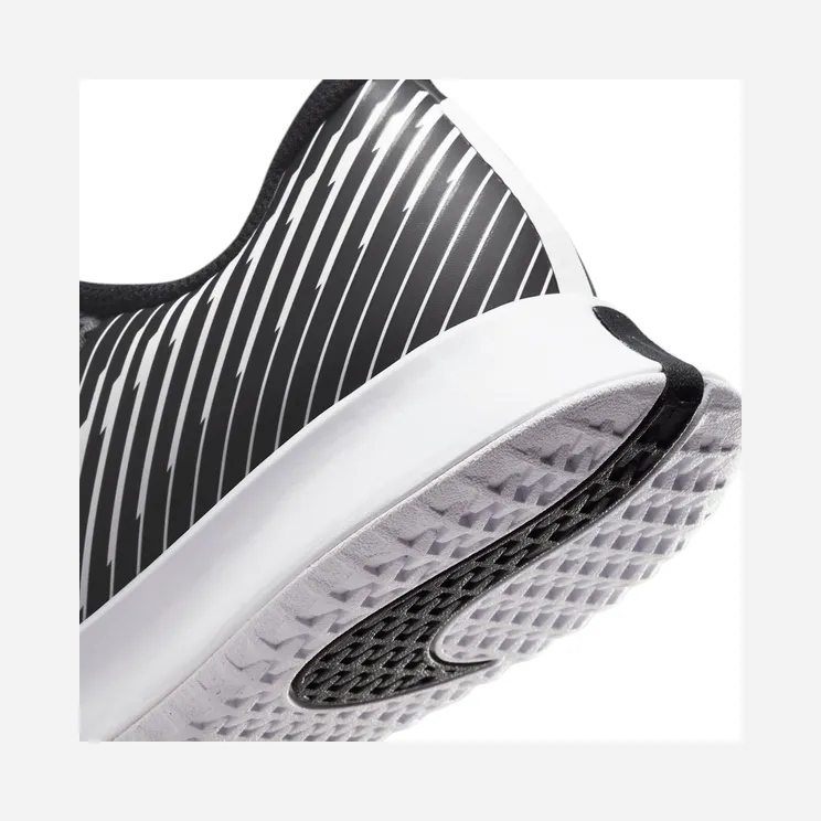 nikecourt DR6192-001