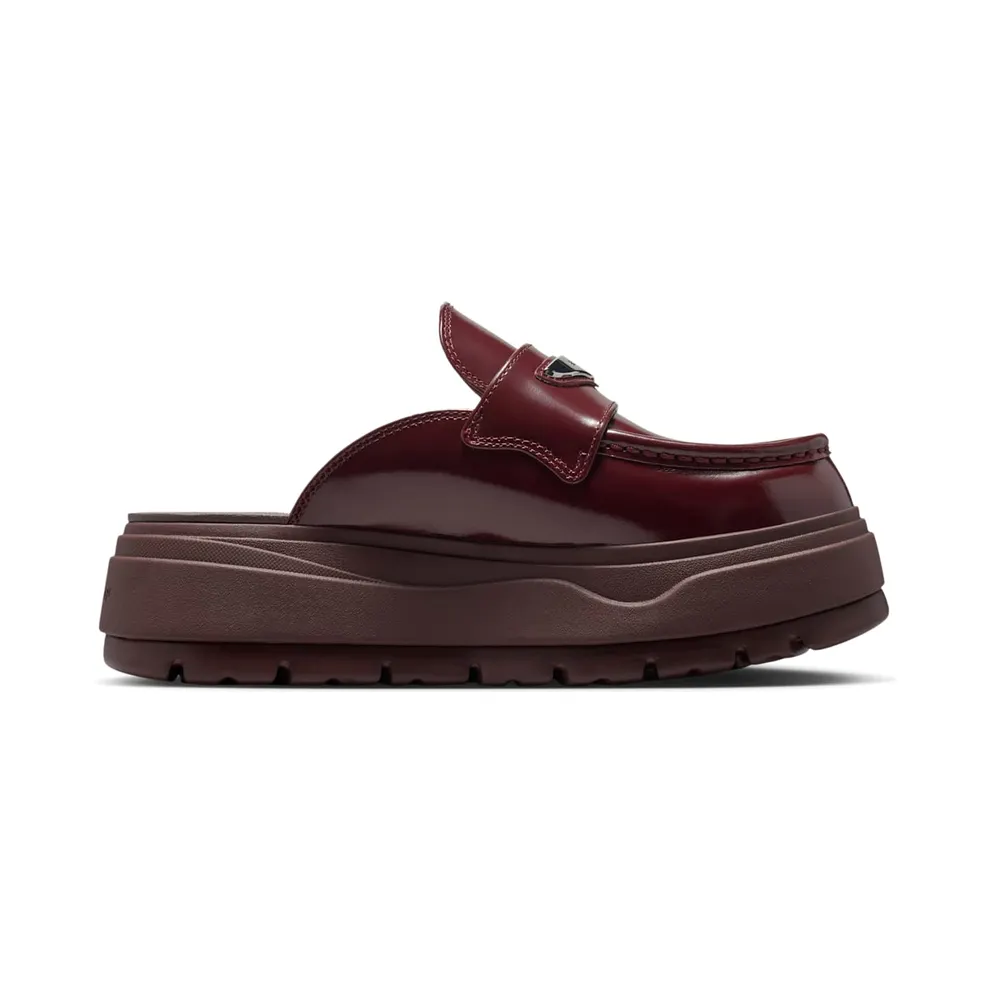 Jordan Mule “Dark Team Red” (HJ4292-600)