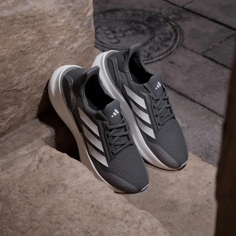 Adidas Ultraboost 5x Core Black / Cloud White / Carbon (IH3110)