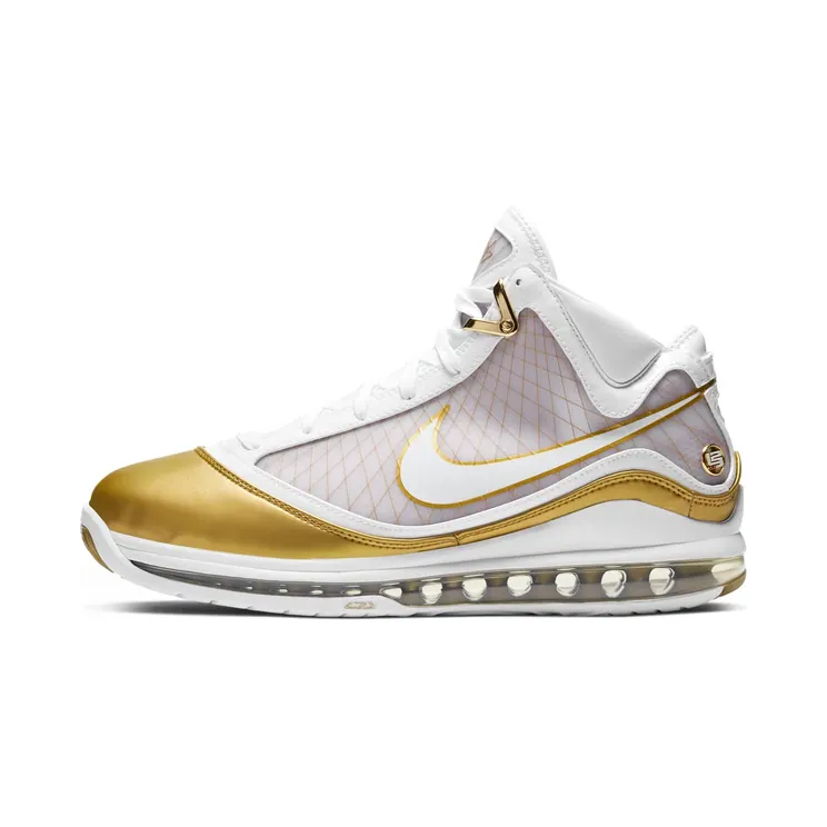 Nike LeBron 7 QS “White / Metallic Gold” (CU5646-100)
